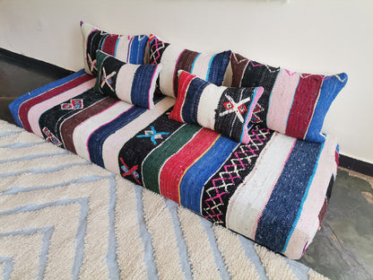 6ft Handmade Amazigh Vintage Sofa Boucherouite ⵜⵓⴷⴻⵔⵜ. FREE SHIPPING