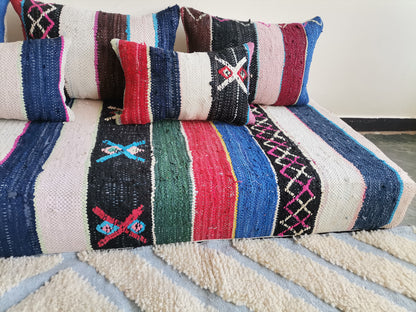 6ft Handmade Amazigh Vintage Sofa Boucherouite ⵜⵓⴷⴻⵔⵜ. FREE SHIPPING