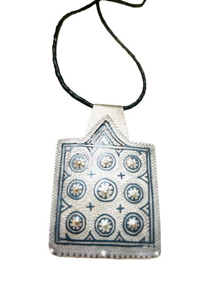 Amazigh Silver Touareg ⵢⴰⵣ Necklace.