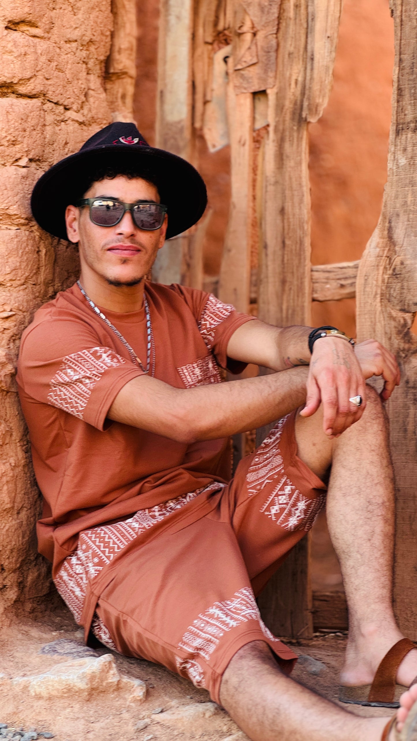 Handmade Amazigh Brown set Men Tawada ⵜⴰⵡⴰⴷⴰ