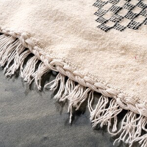 5X5 ft Handmade Amazigh Kilim Rug Titrit ⵜⵉⵜⵔⵉⵜ. FREE SHIPPING