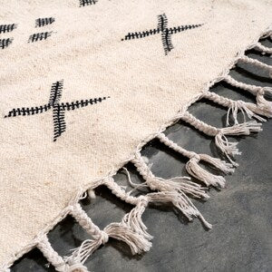 5X5 ft Handmade Amazigh Kilim Rug Titrit ⵜⵉⵜⵔⵉⵜ. FREE SHIPPING