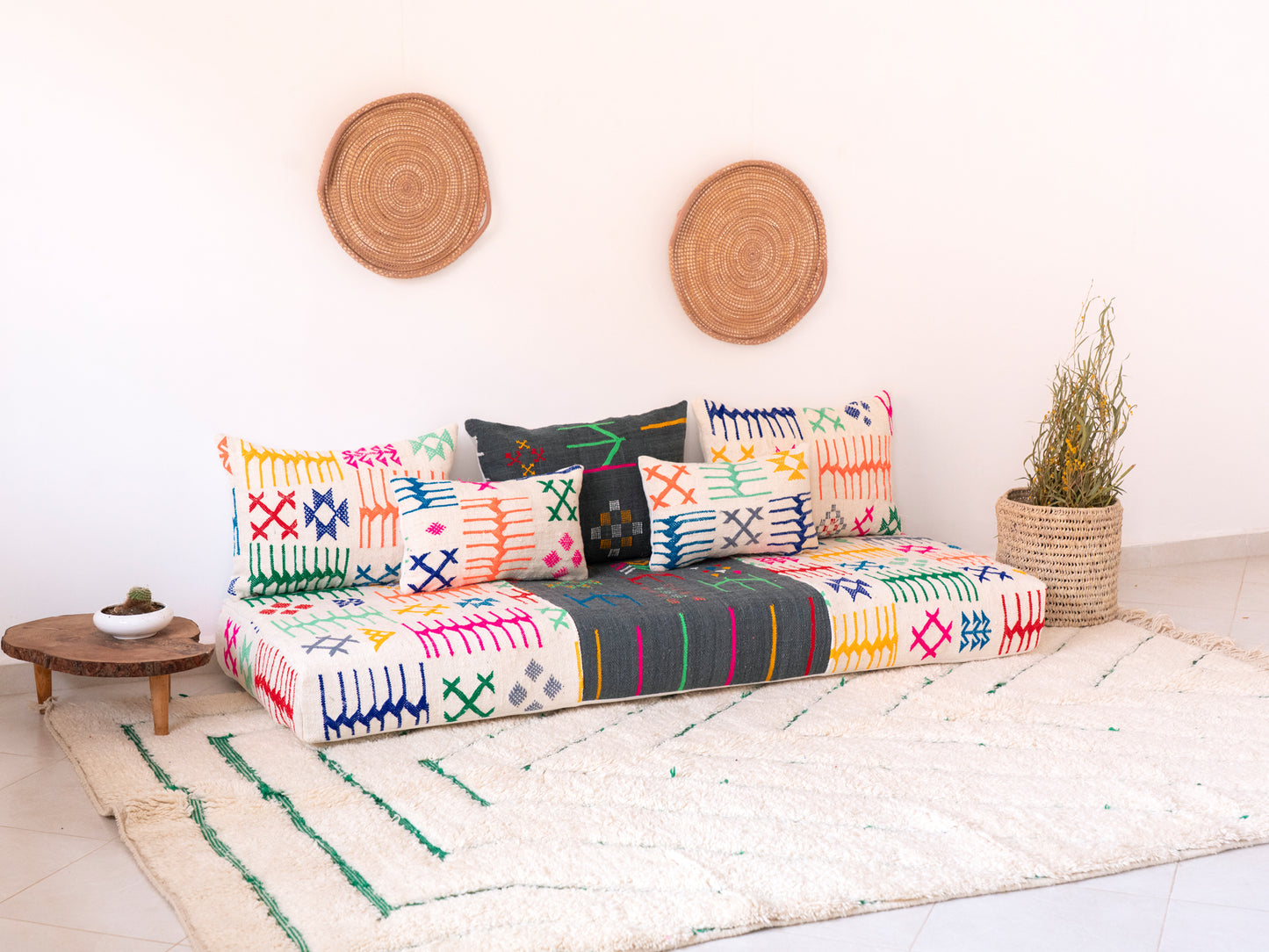 6ft Handmade Amazigh Vintage Sofa Azla ⴰⵓⵔⵉⵏⵊ. FREE SHIPPING