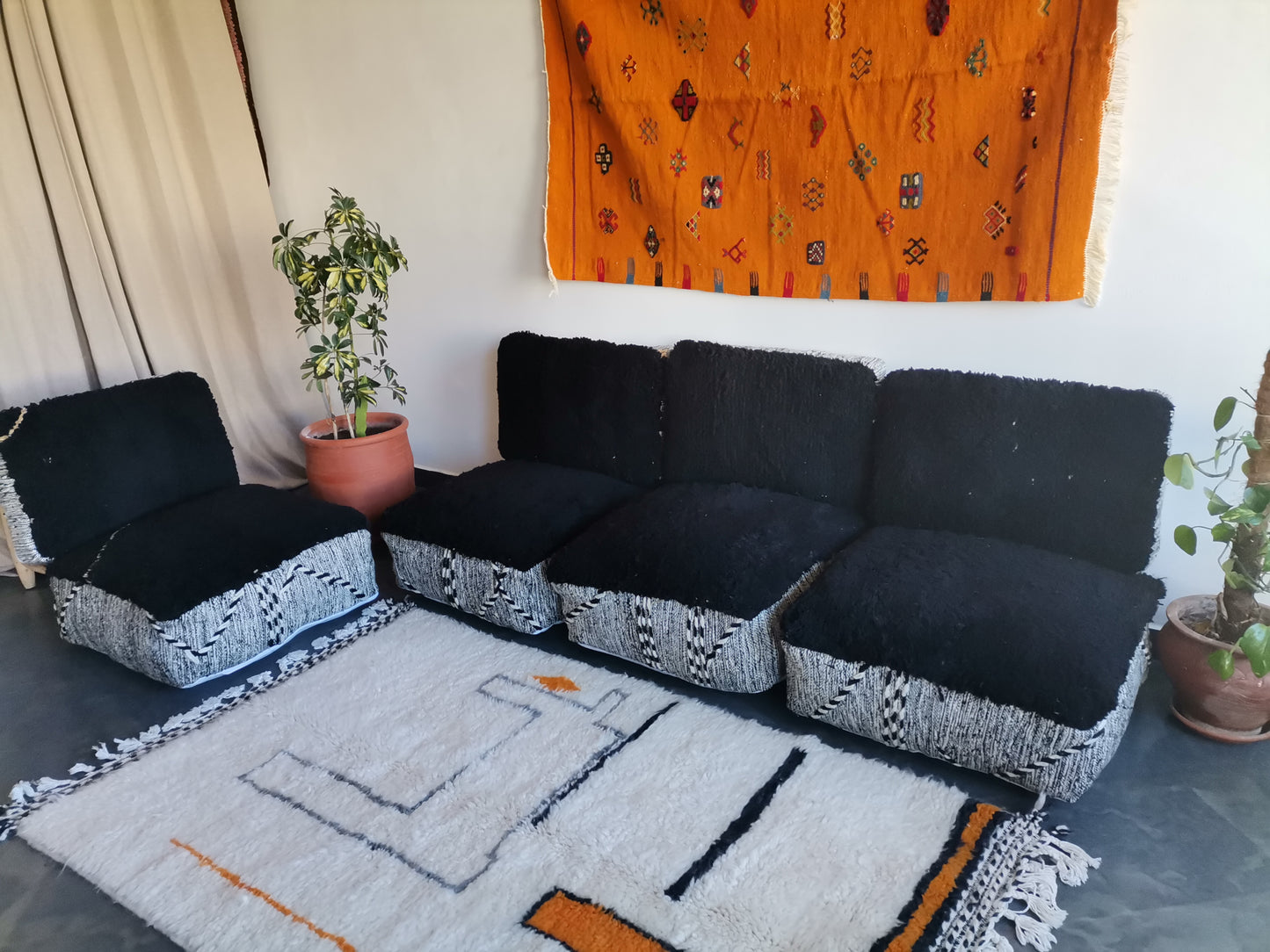 4 seats Handmade Amazigh Sofa Toubkal ⵢⴰⵣ. FREE SHIPPING