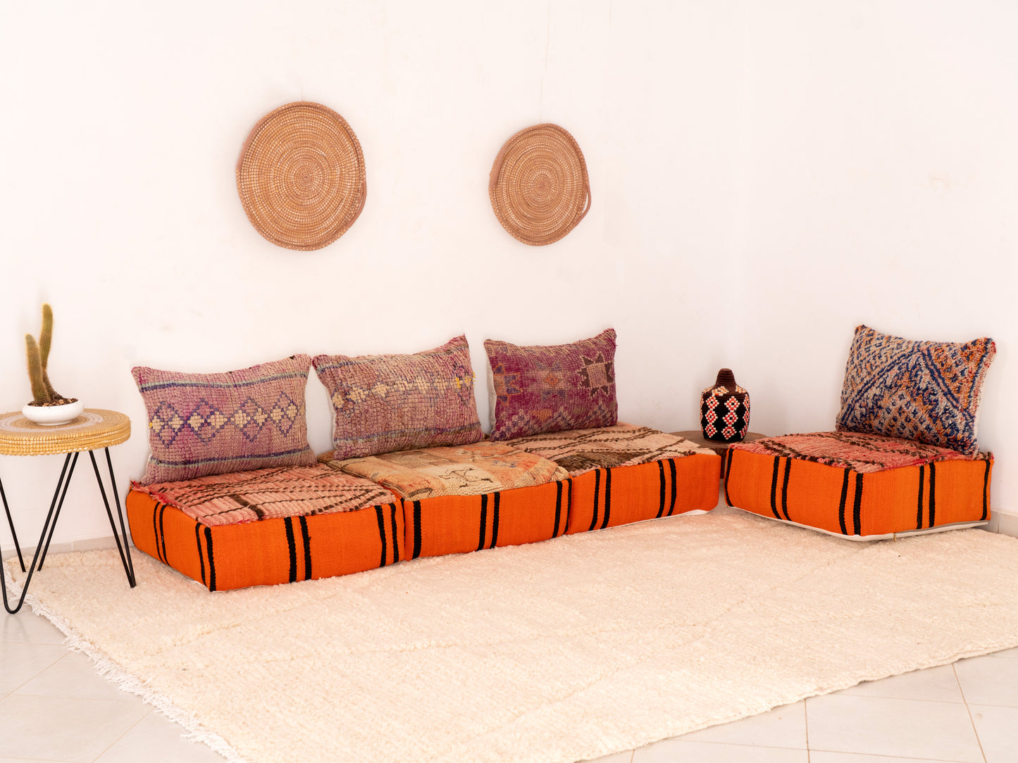4 seats Handmade Amazigh Sofa Vintage ⴰⵏⵉⵔ.