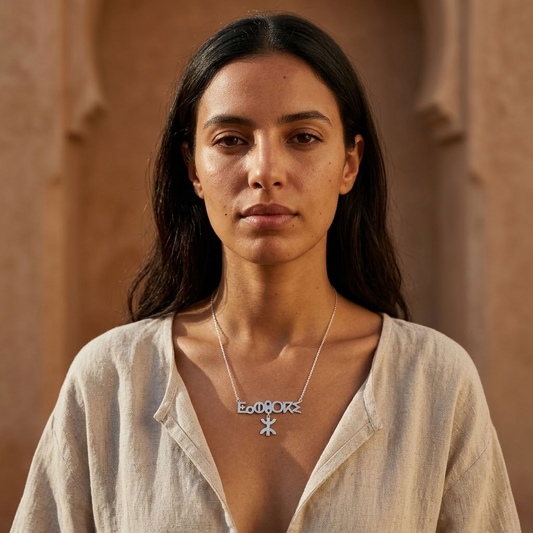 Amazigh Silver Necklace Tahuski ⵜⴰⵀⵓⵙⴽⵉ  .