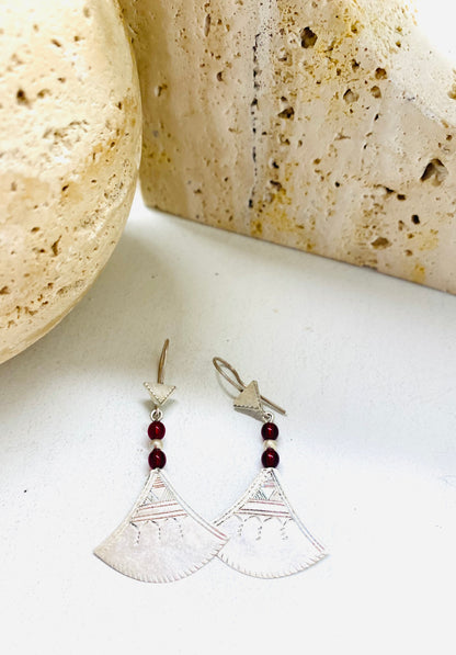 Amazigh Silver Earrings Tisila ⵜⵉⵙⵉⵍⴰ .