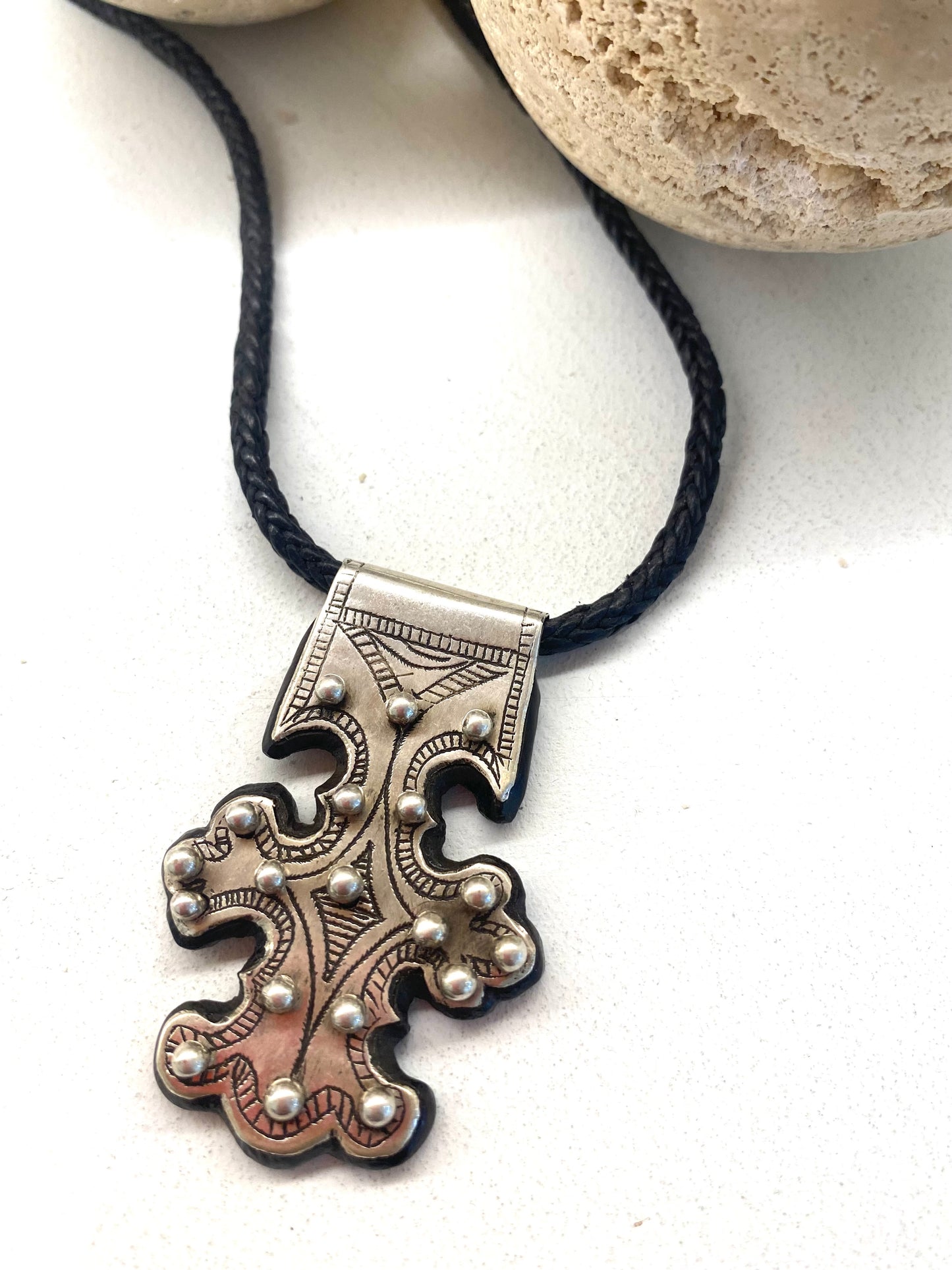 Amazigh Silver Agadez Leather cord  ⴾⴻⵢⵏⴰⵏ ⵏ ⴰⴳⴰⴷⴻⵣ Necklace.  FREE SHIPPING