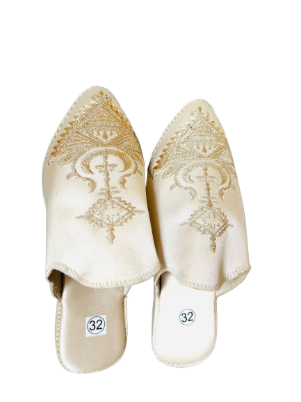 Dar Chi Handmade Moroccan Amazigh Leather Slippers for KIDS Light Embroidery 32– 2-in-1 Comfort & Style