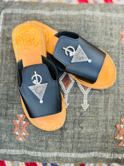 Midnight Kasba Amazigh Leather Slipper with Fibula ⵓⵏⴳⴳⵍⴰⵏ.