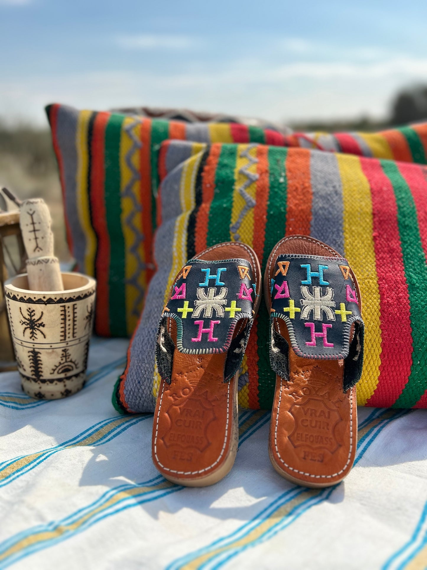 Midnight Kasba Amazigh Leather Slipper with Tifinagh ⵓⵏⴳⴳⵍⴰⵏ.