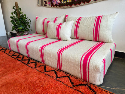 5ft Handmade Amazigh Sofa Ilino ⵜⴰⵎⵓⵏⵜ. FREE SHIPPING