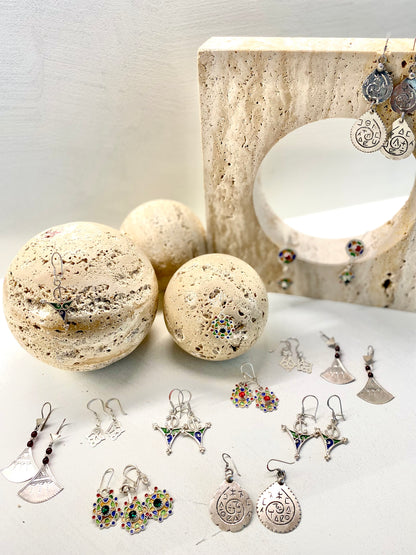 Amazigh Silver Earrings Tisila ⵜⵉⵙⵉⵍⴰ .