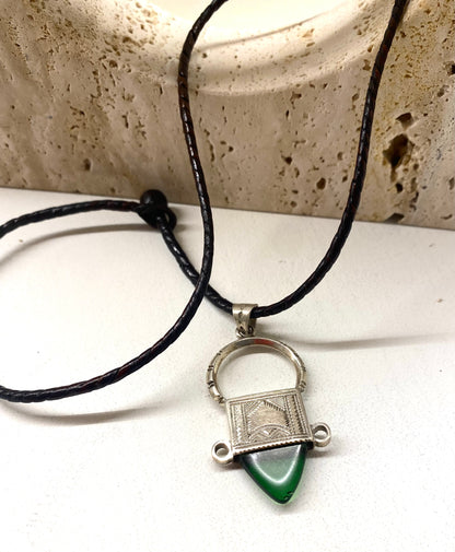Amazigh Silver aɣermmi Fibula Leather cord Necklace ⴰⵖⴻⵔⵎⵎⵉ.