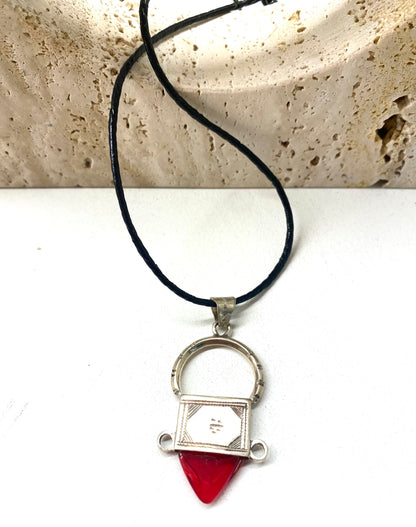 Amazigh Silver aɣermmi Fibula Leather cord Necklace ⴰⵖⴻⵔⵎⵎⵉ.