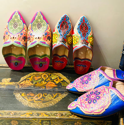 Hand painted Amazigh Leather Babouche ⵔⴰⴷ. FREE SHIPPING