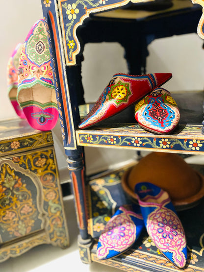 Hand painted Amazigh Leather Babouche ⵔⴰⴷ. FREE SHIPPING
