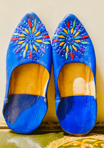 Handstitched Leather Babouche Khenifra ⴰⵃⴱⴱ.
