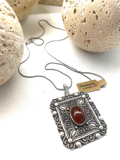 Amazigh Silver Necklace Amalou ⵢⴰⵣ .