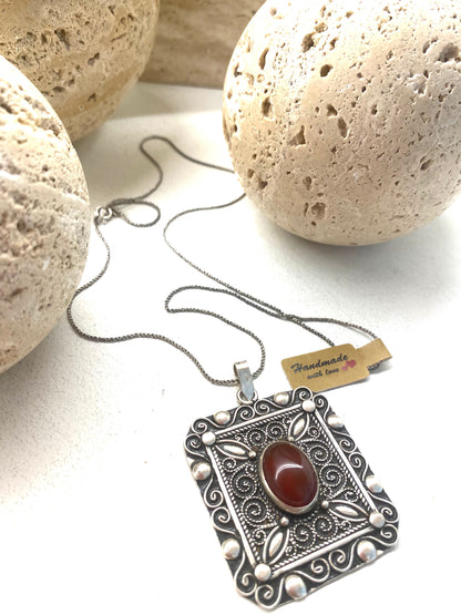 Amazigh Silver Necklace Amalou ⵢⴰⵣ .
