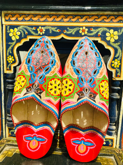 Hand painted Amazigh Leather Babouche ⵔⴰⴷ. FREE SHIPPING