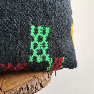 Handmade Amazigh pillow Khenifra.