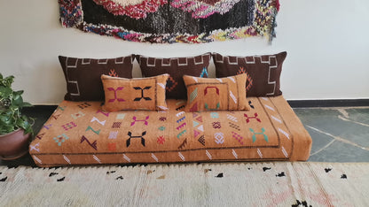 180cm/6ft Handmade Amazigh Sofa Tiznit ⵢⴰⵣ.