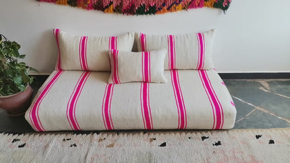 5ft Handmade Amazigh Sofa Ilino ⵜⴰⵎⵓⵏⵜ. FREE SHIPPING