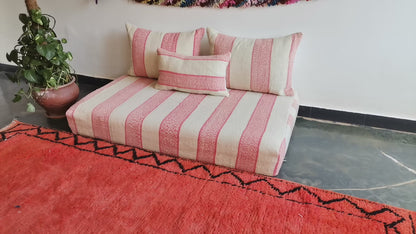 4ft Handmade Amazigh Vintage Sofa Anir ⵜⴰⵎⵓⵏⵜ. FREE SHIPPING