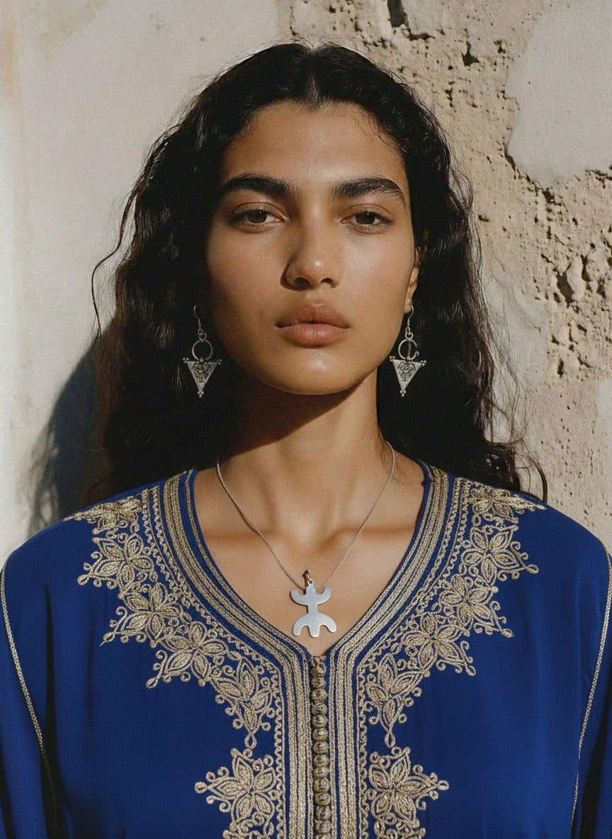 Amazigh Silver Pendant Yaz ⴼⵉⴱⵓⵍⴰ