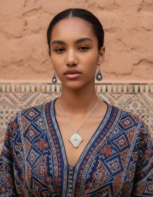 Amazigh Silver Taghult necklace ⴰⵢⵓⵔ
