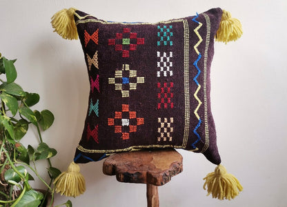 Handmade Amazigh pillow Iken.